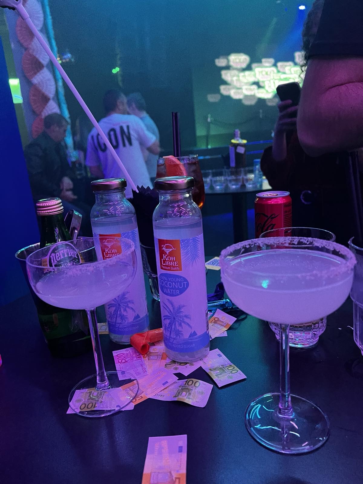 FOMO the club: снимка на заведението