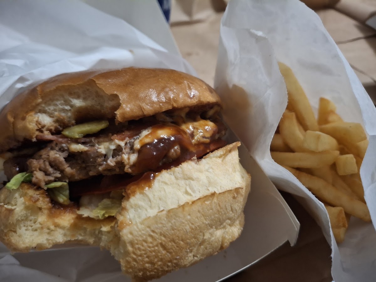 Golden Burger - PLOVDIV