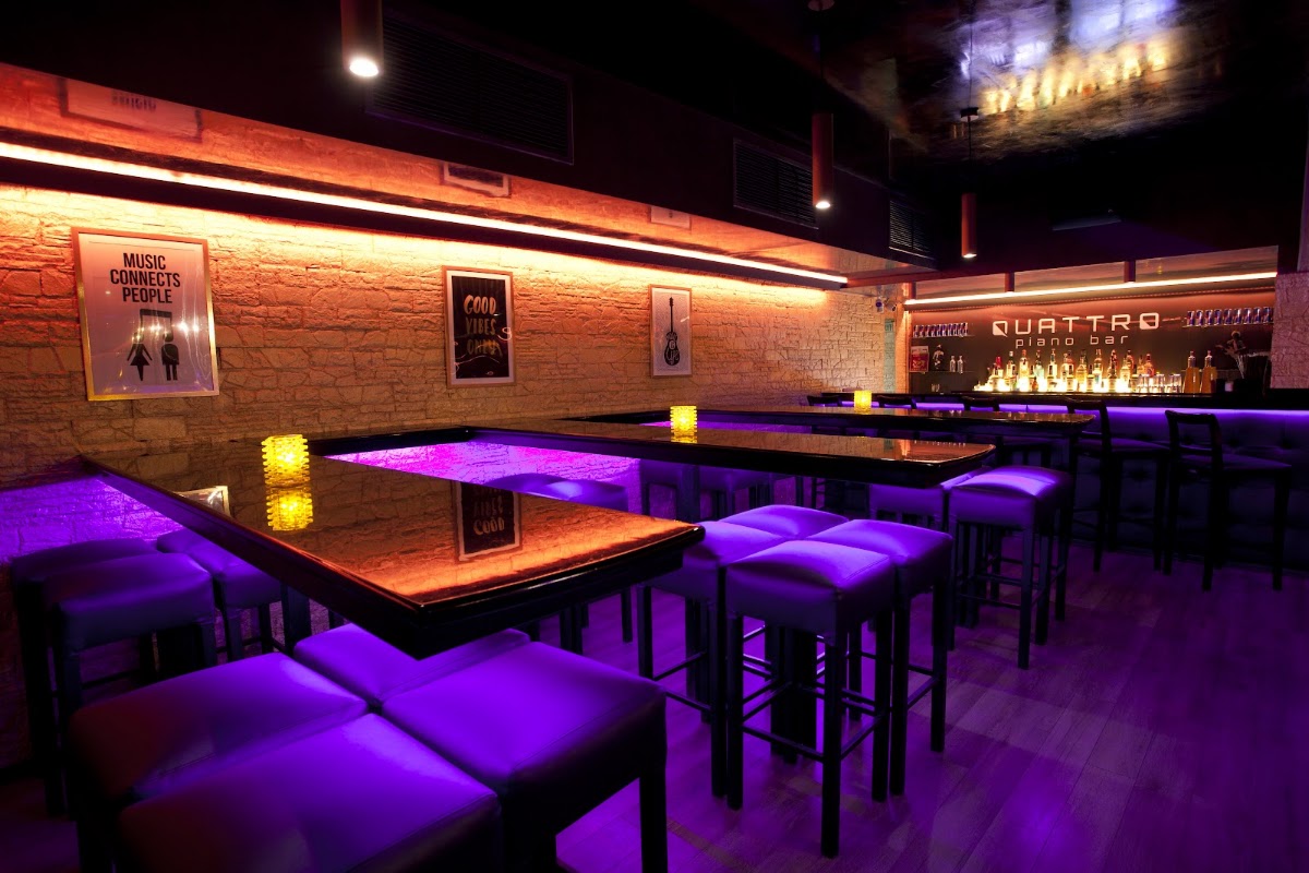 Quattro Piano Bar: снимка на заведението