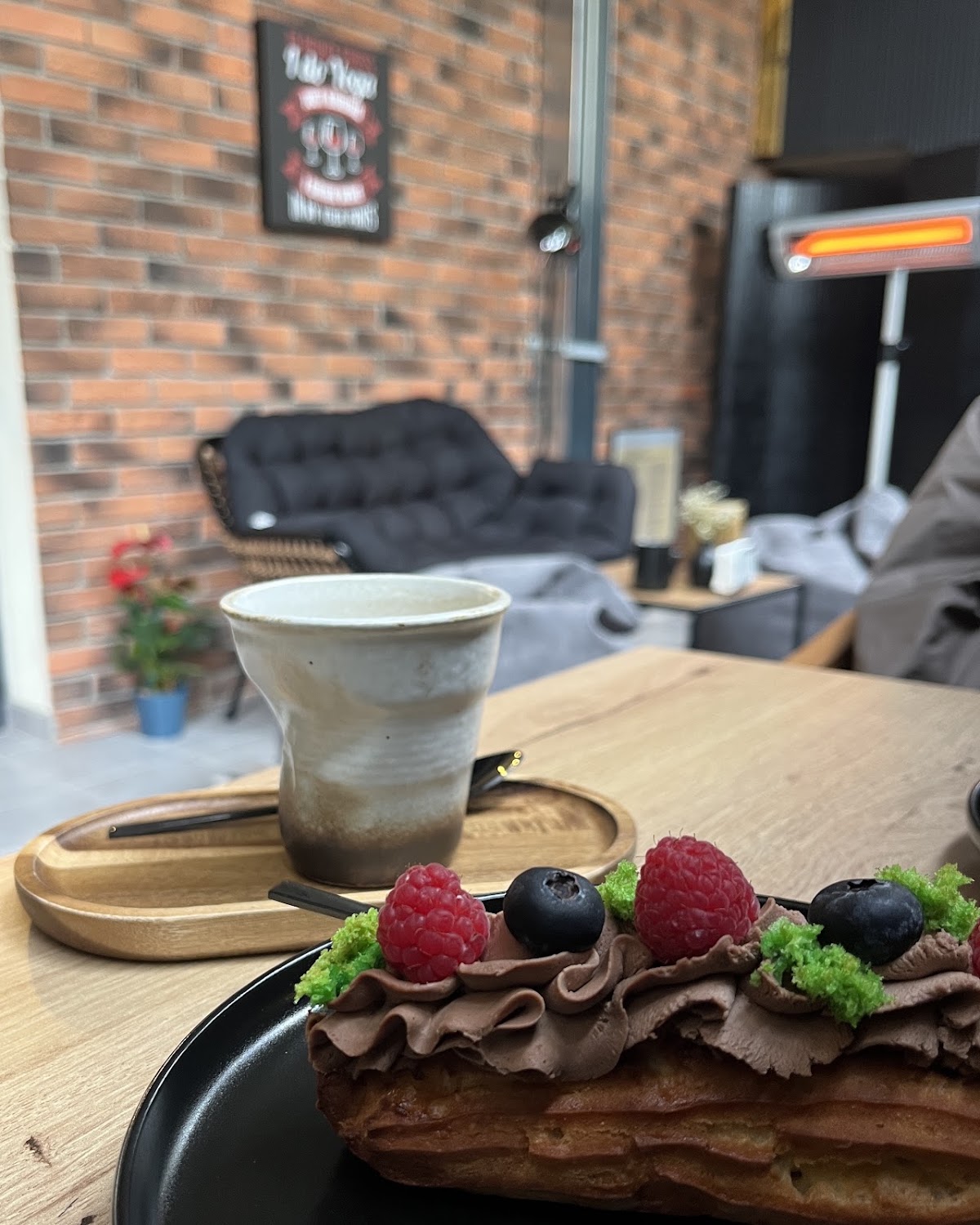 BLACK MILK CAFE