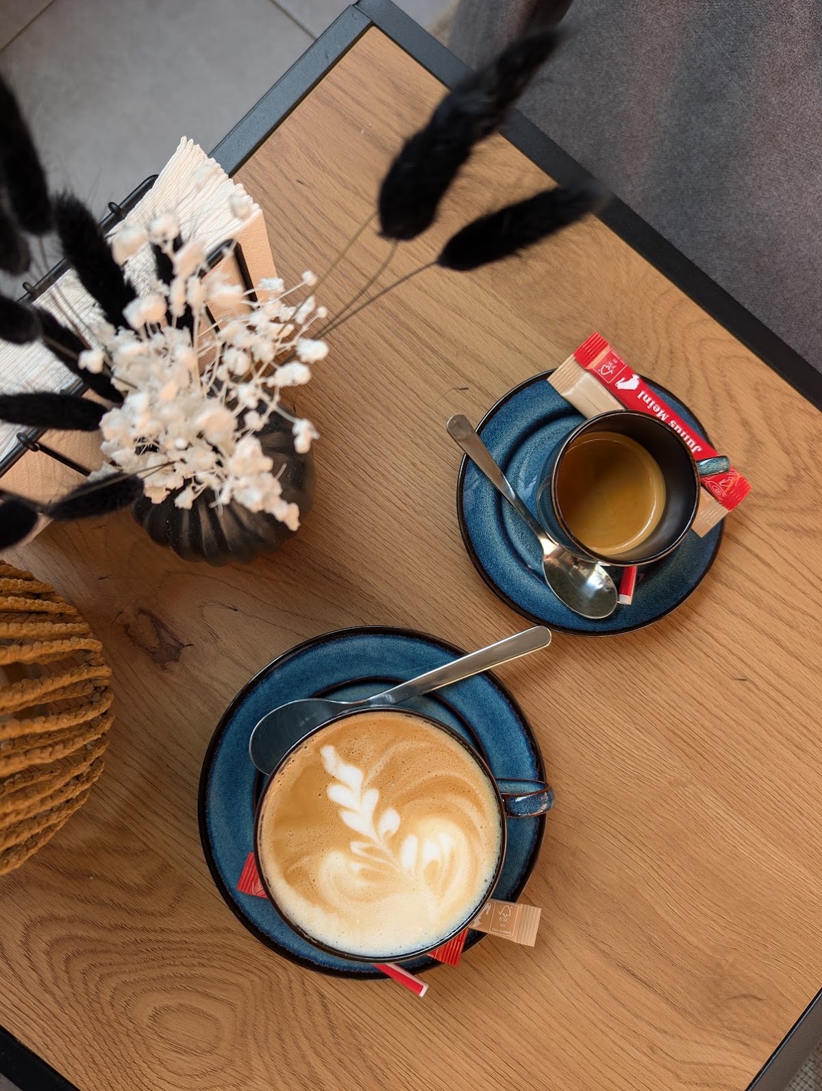 BLACK MILK CAFE