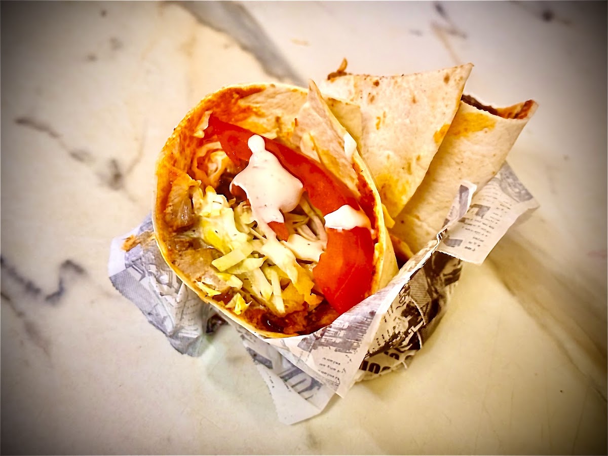 S H F BURGER: снимка на заведението