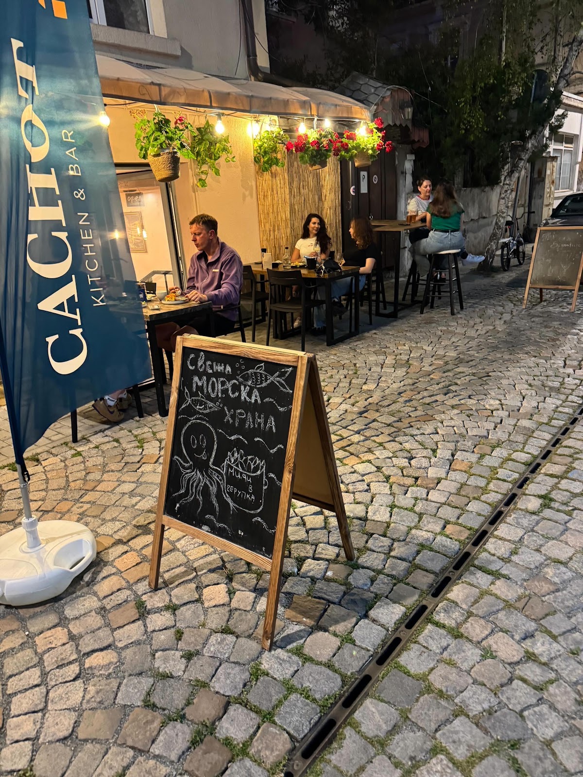 Cachot Kitchen & Bar