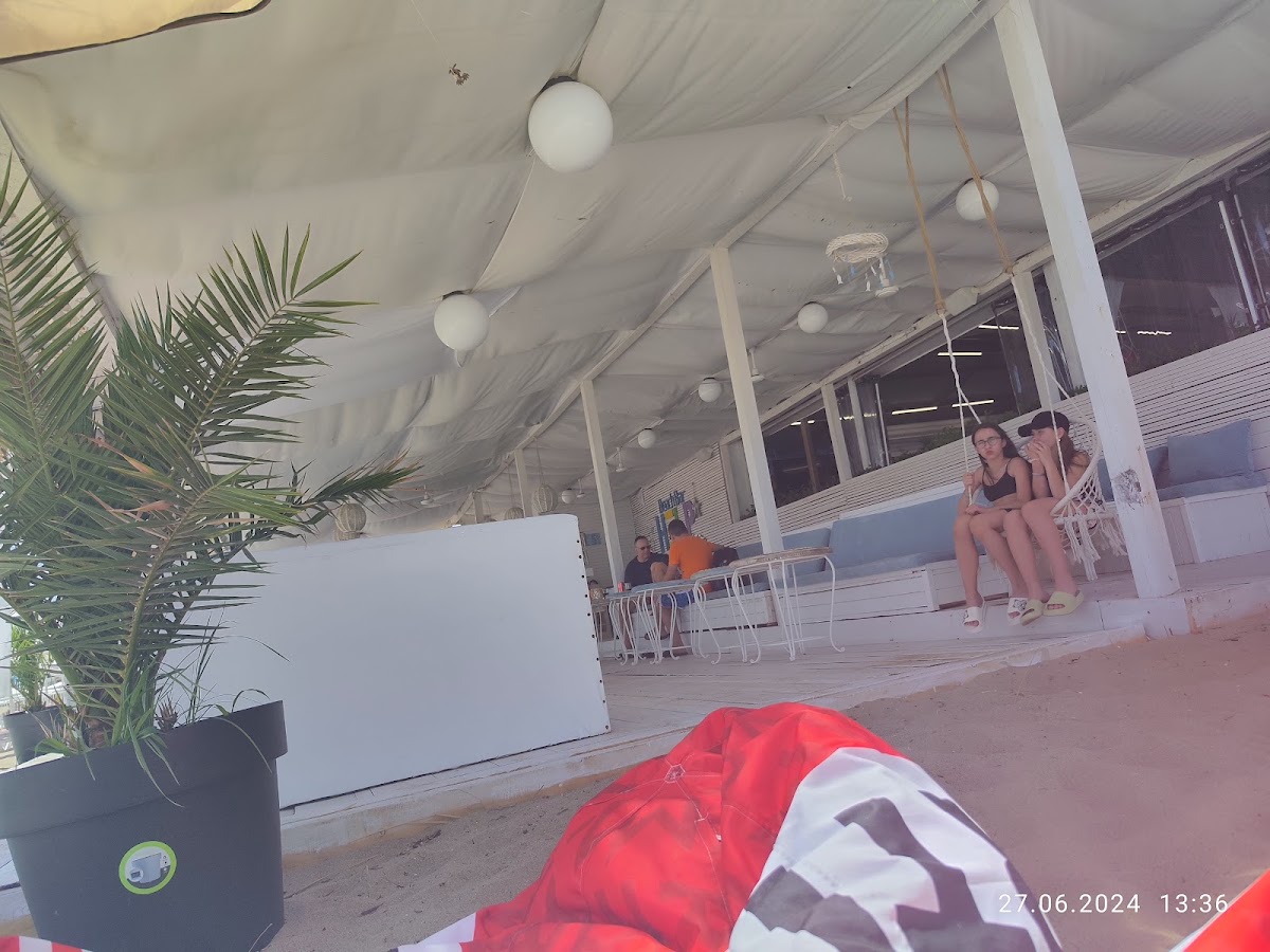 Beach bar Help