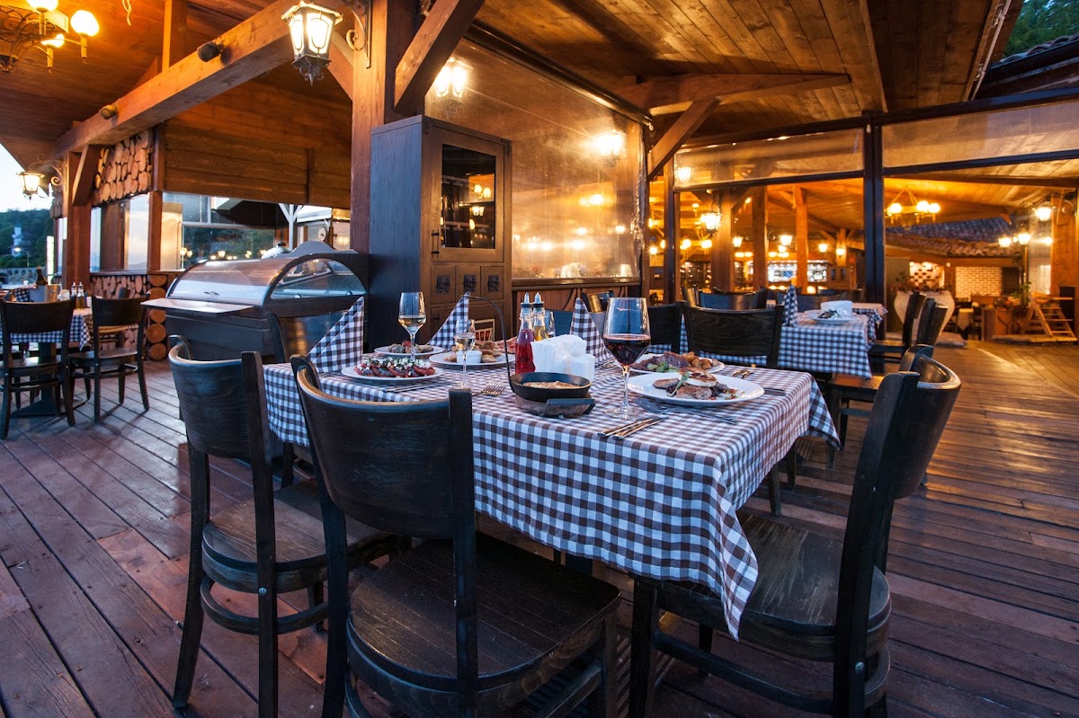 Restaurant Corona Ethno Balchik: снимка на заведението
