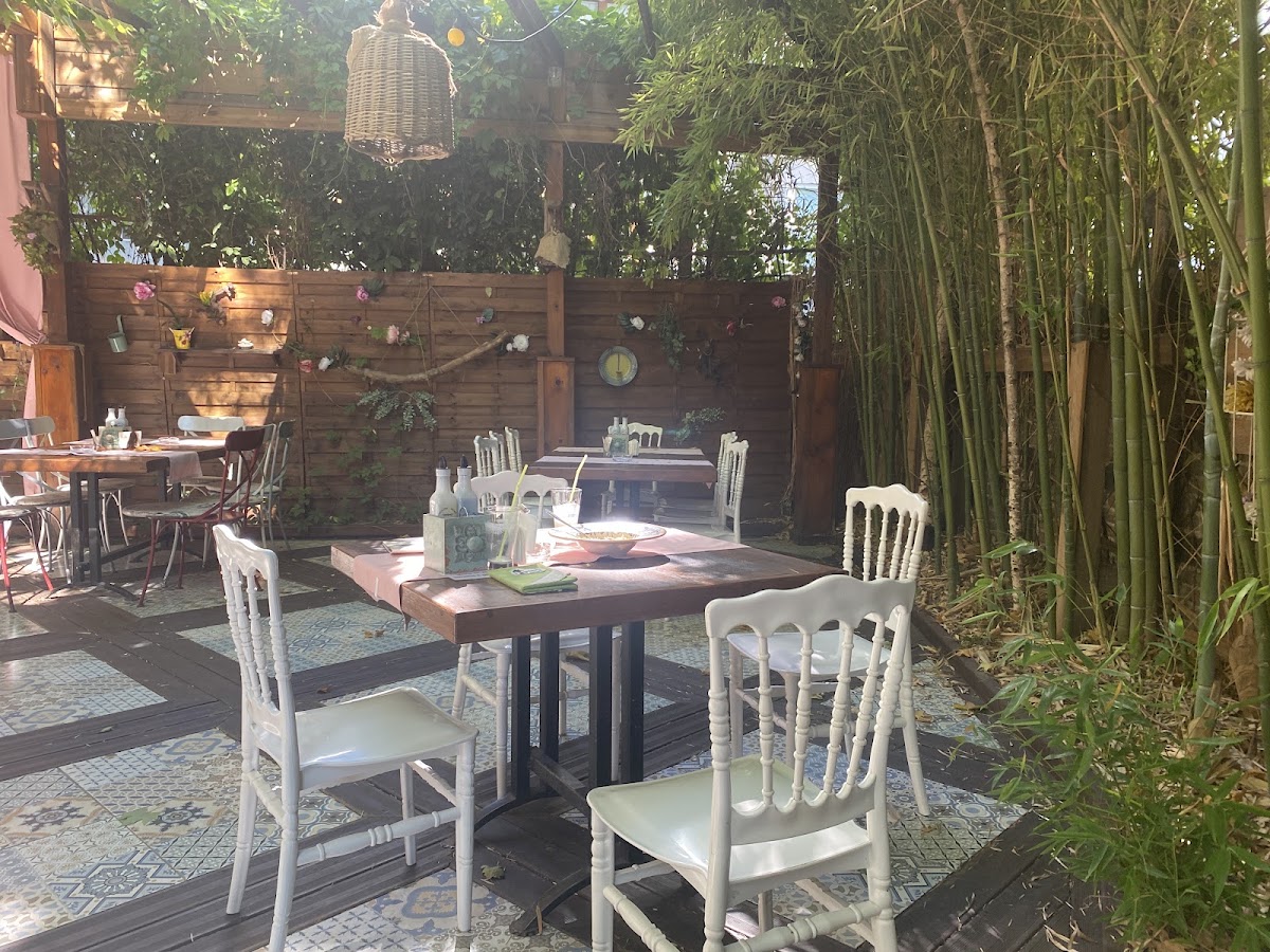 Bistro Happy House