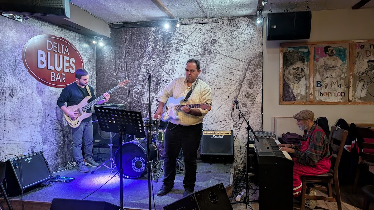 DELTA BLUES BAR