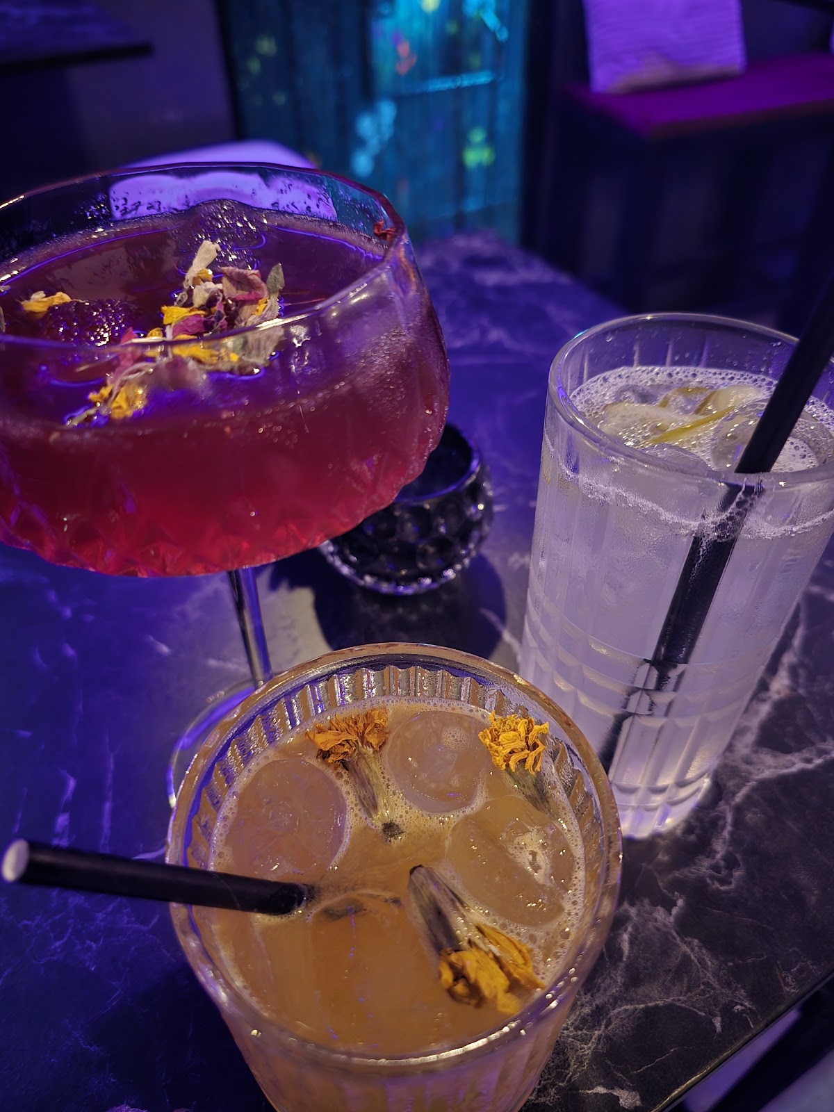 the Moon bar, „Атанас Самоковеца“ 9