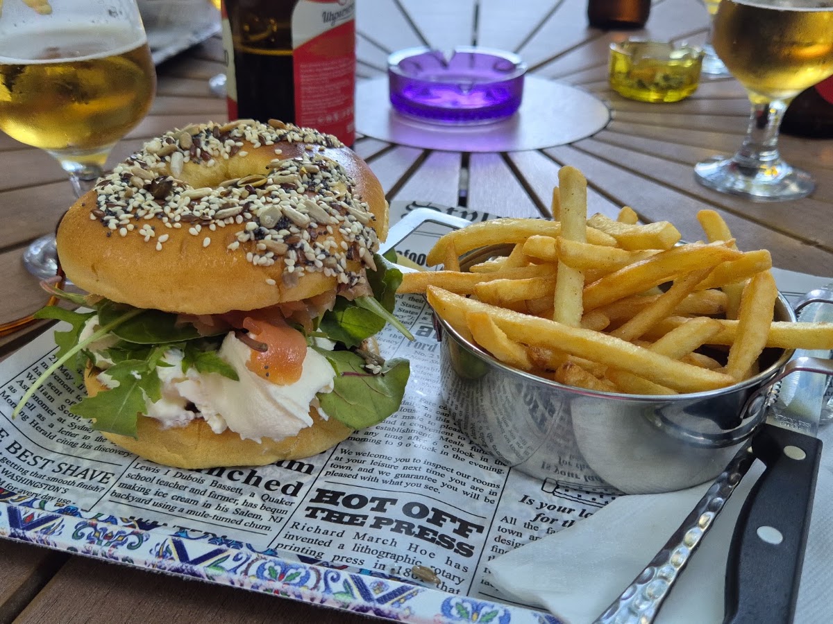 Burger Bar & Bagel Diana