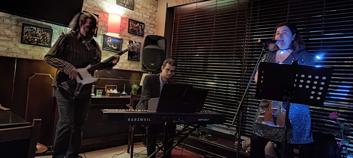 Monroe Acoustic Cafe: снимка на заведението