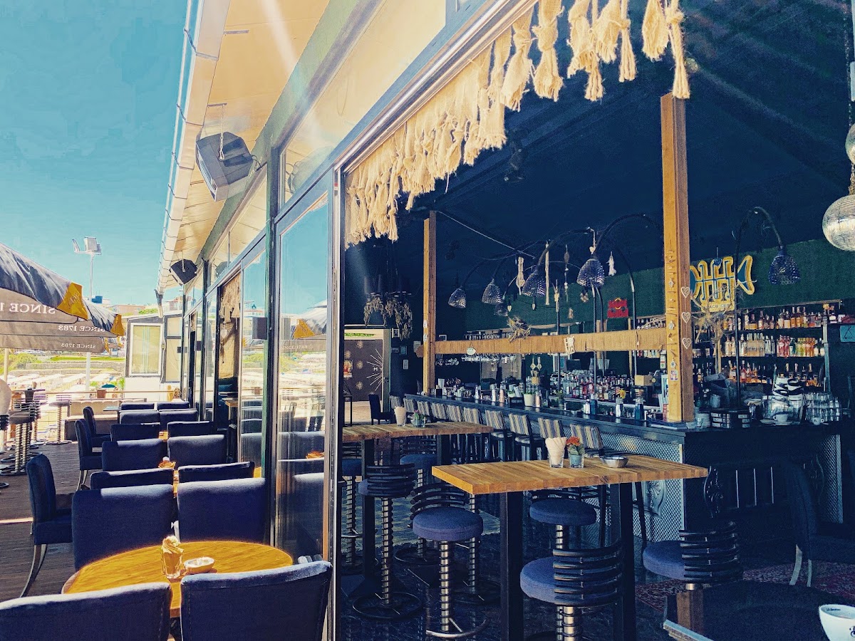 Beach Club 365