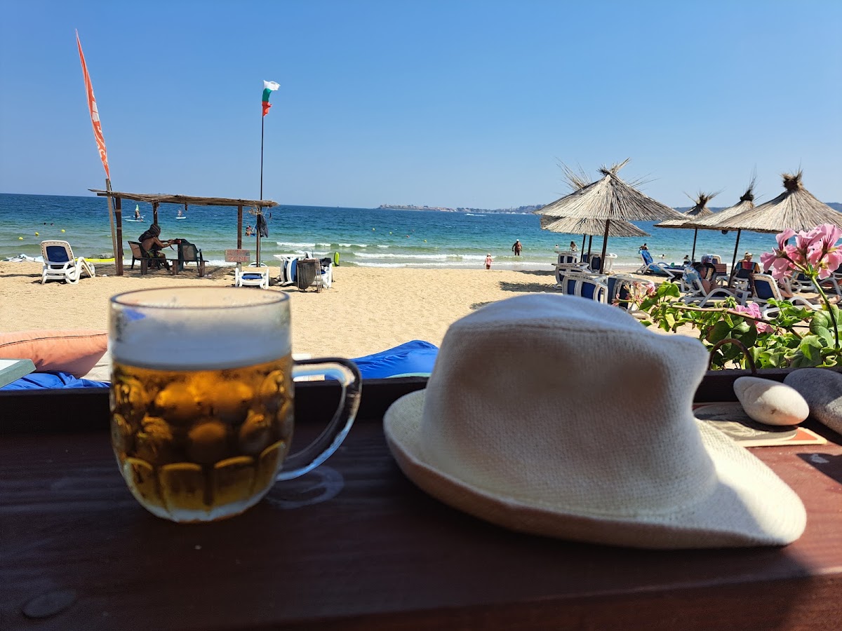 Liucy's Surf Bar