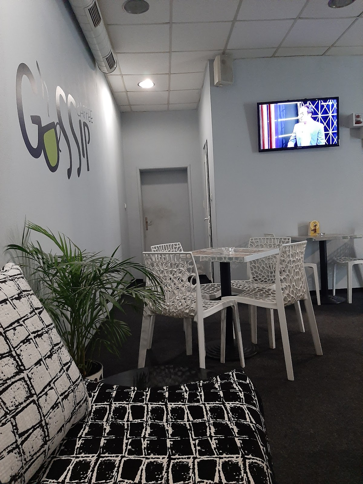 Gossip Cafe