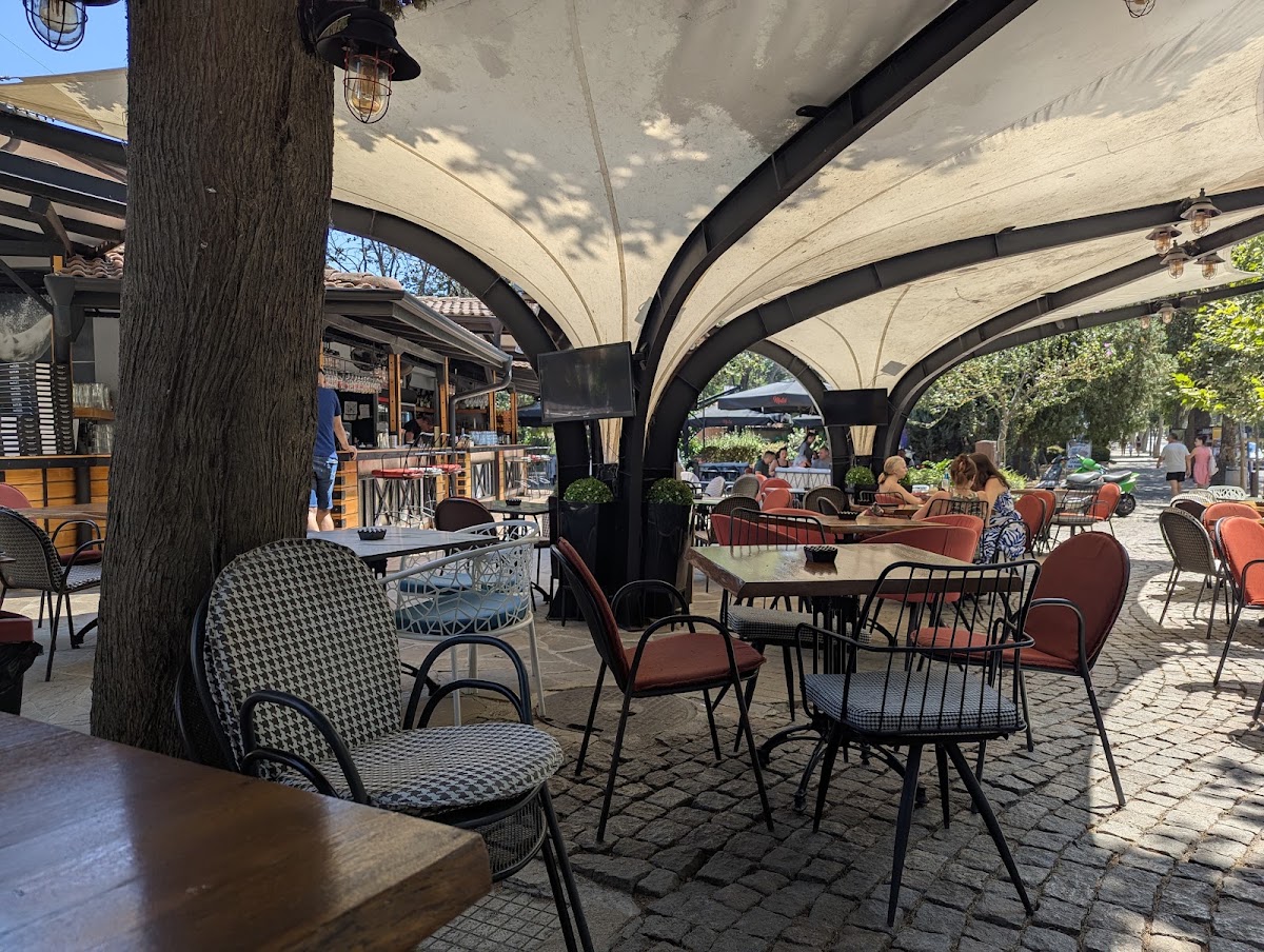 Matis bar and Grill: снимка на заведението