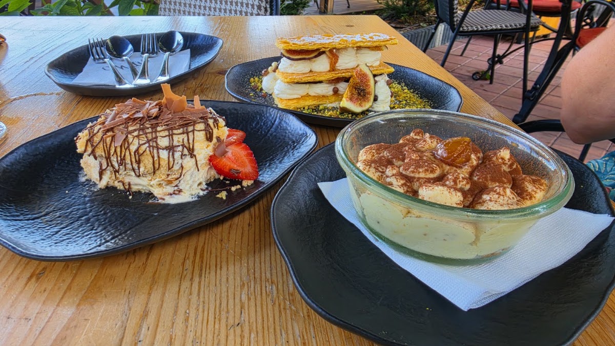 Matis bar and Grill