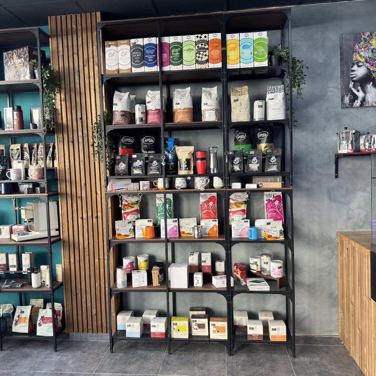 New Coffee World, Amora Gelato