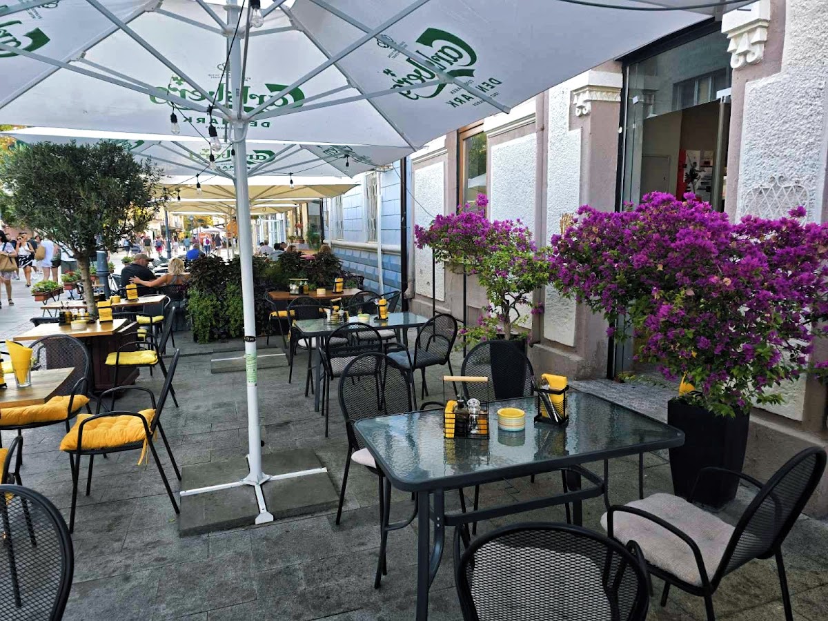 Холи / Holly's restaurant