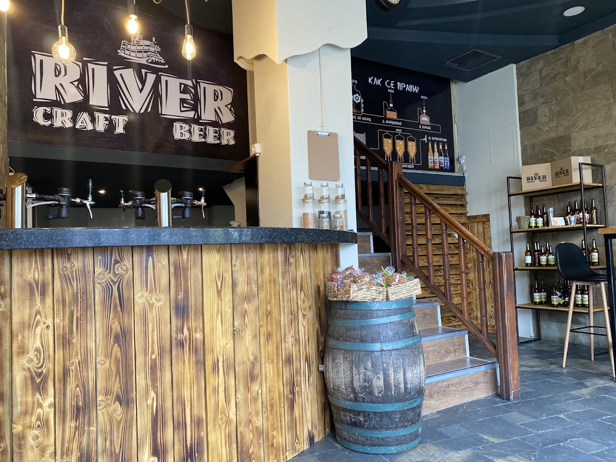 River Craft Beer Shop & Bar: снимка на заведението