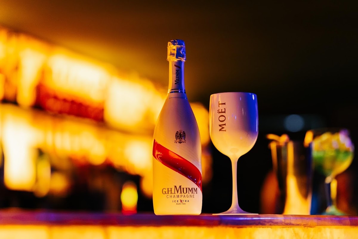 Epoque bar