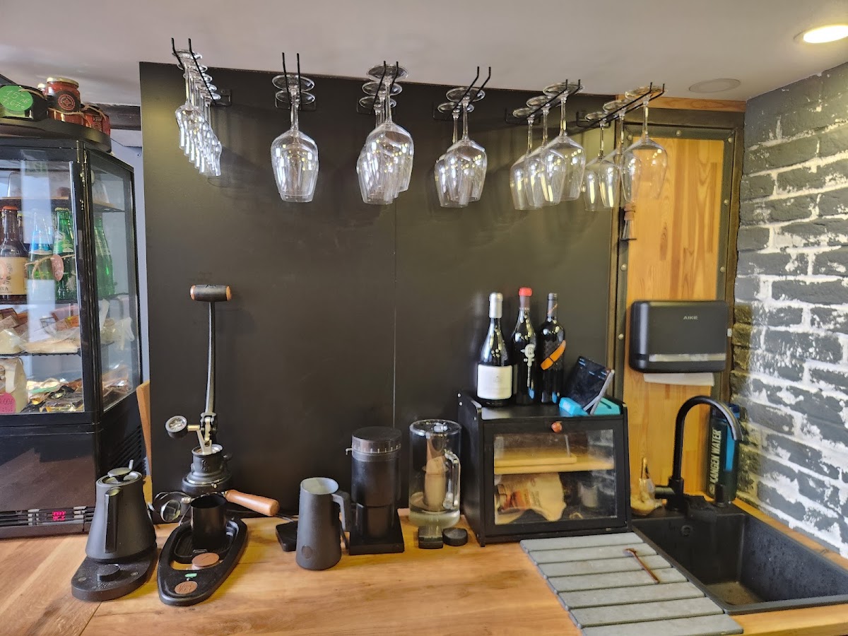 Sip 'n Bite Sofia Wine Spot: снимка на заведението