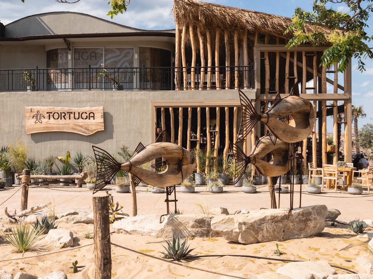 Tortuga Beach Club / Golden Sands (FREE PARKING): снимка на заведението