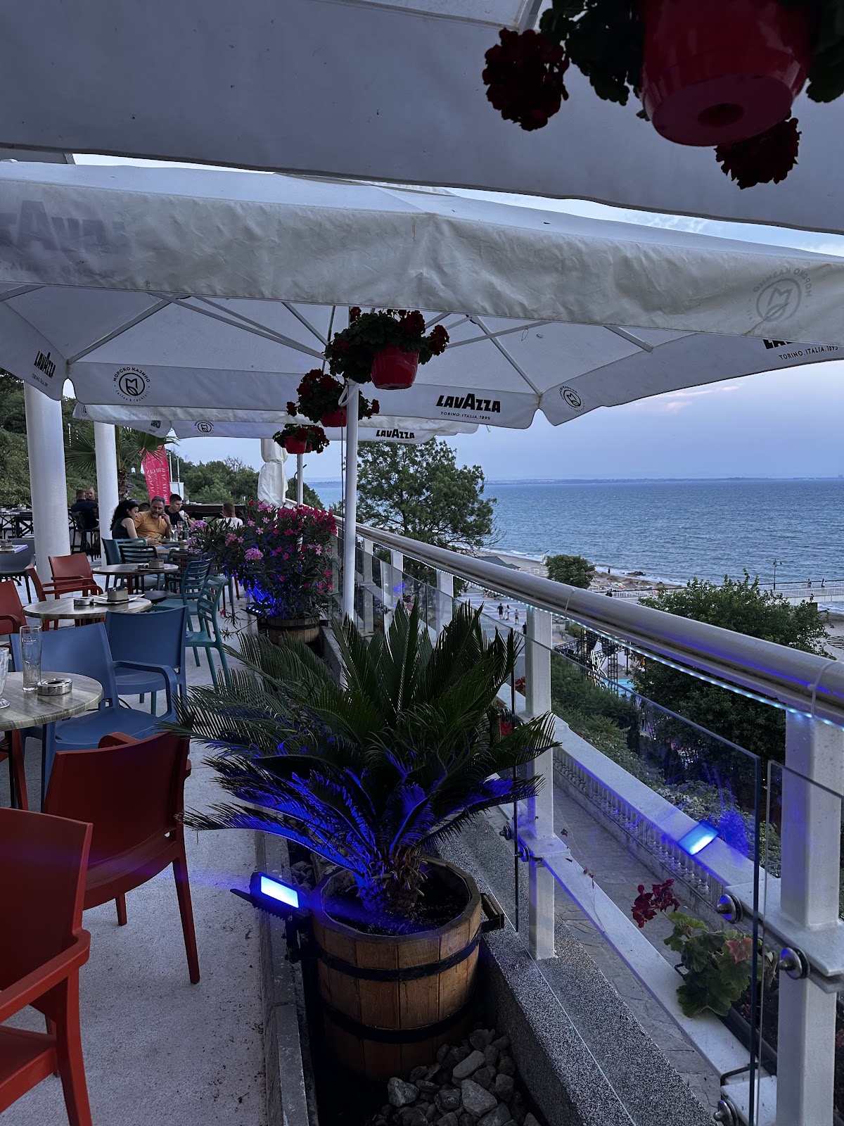 „Морско казино“ Coffee&Cocktails Bar – снимка на заведението