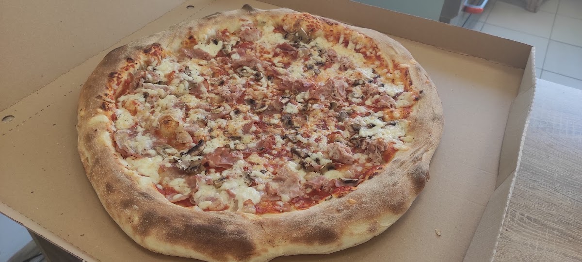 La pizza: снимка на заведението