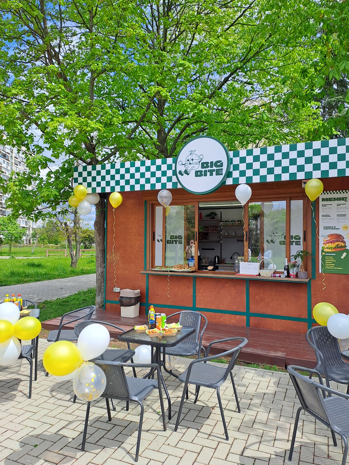 BIG BITE Street Food & Coffee: снимка на заведението